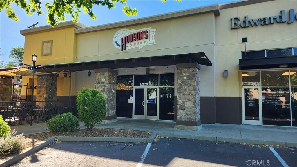 2760 Esplanade Ave, Chico, CA à louer Photo principale– Image 1 sur 4