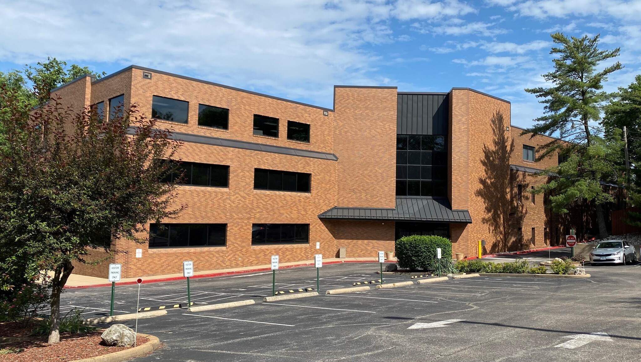 12166 Old Big Bend Rd, Kirkwood, MO à vendre Photo principale– Image 1 sur 9