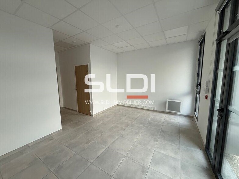 14 Rue Des Sablières, Saint-Quentin-Fallavier à louer - Photo intérieure – Image 2 sur 8
