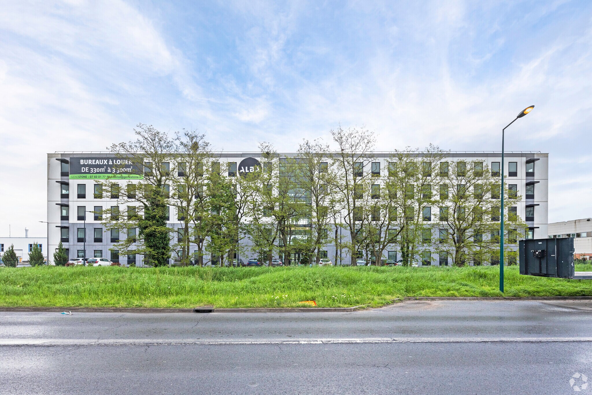 Bureau dans SAINT-OUEN-L'AUMONE à louer Photo principale– Image 1 sur 4