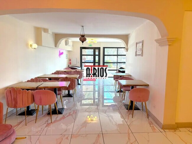 Plus de détails pour Local d'activités à louer