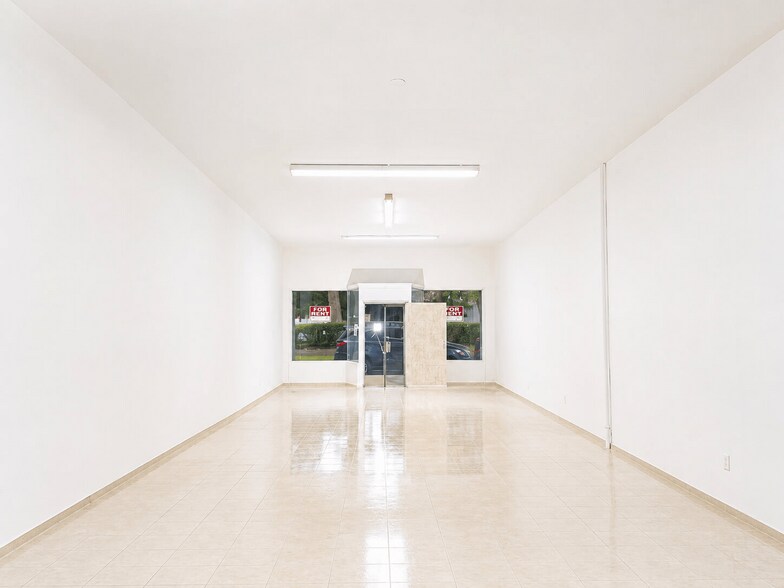 2074 Santa Fe Ave, Long Beach, CA à louer - Photo de l’immeuble – Image 1 sur 5
