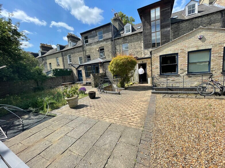 85 Hills Rd, Cambridge à louer - Photo de l’immeuble – Image 2 sur 8