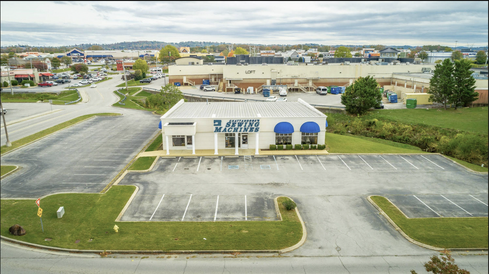 2200A Hamilton Place Blvd, Chattanooga, TN à louer - Photo de l’immeuble – Image 1 sur 14