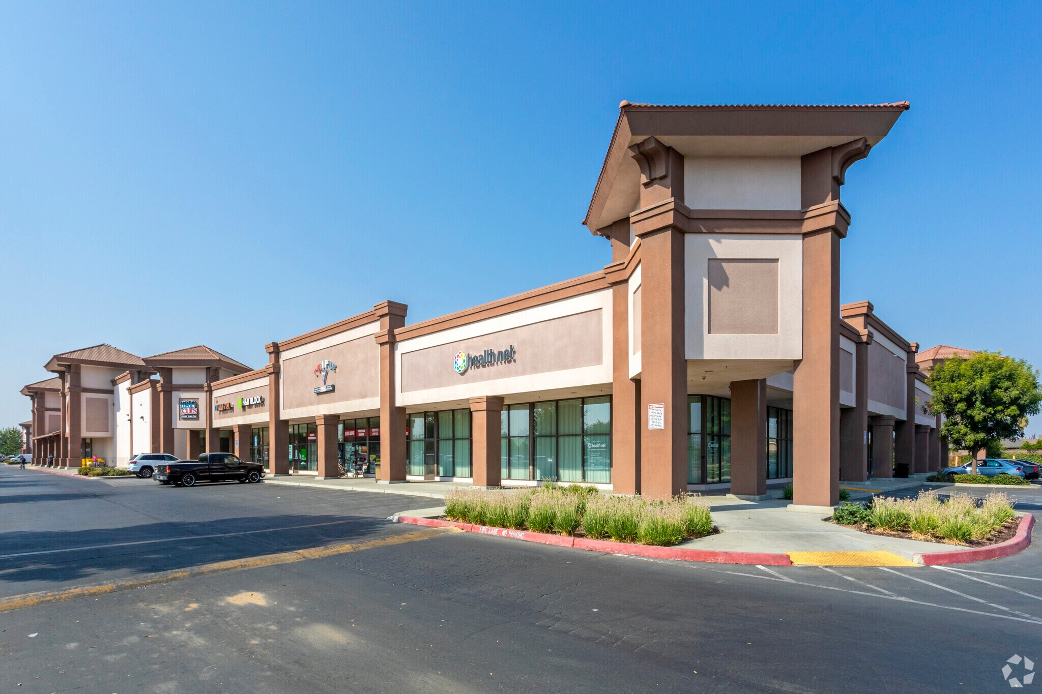 2017 N Dinuba Blvd, Visalia, CA à louer Photo principale– Image 1 sur 23