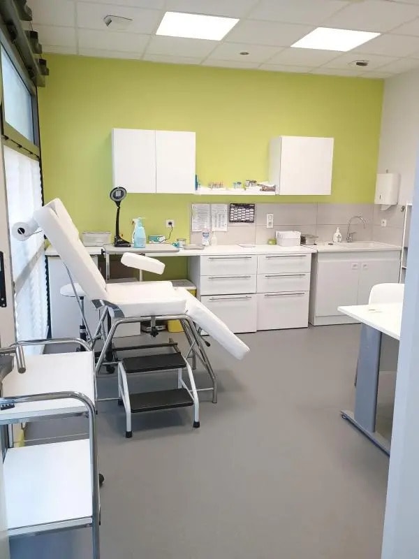 Plus de détails pour 2 Rue De L'Ecole, Rillieux-la-Pape - Local d'activités à louer