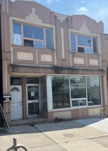 2545 Eglinton Ave W, Toronto, ON à louer Photo de l’immeuble– Image 2 sur 4