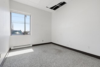 1233-1241 Dagenais O O, Laval, QC à louer Photo intérieure– Image 2 sur 7