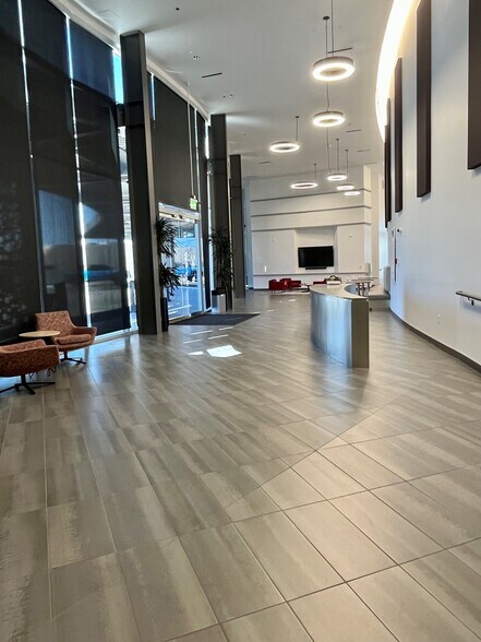 7345 E Acoma Dr, Scottsdale, AZ à louer - Hall d’entrée – Image 2 sur 8