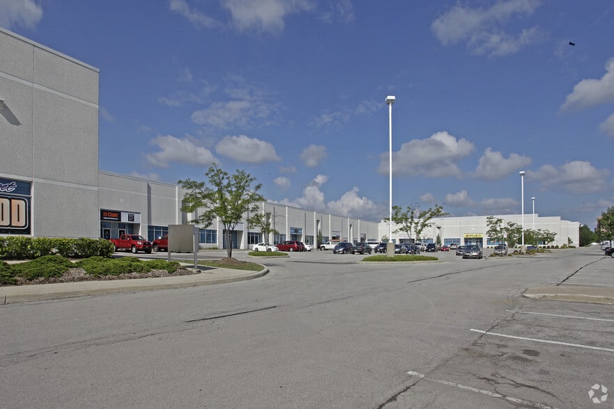 3250 Ridgeway Dr, Mississauga, ON à louer - Photo de l’immeuble – Image 3 sur 4