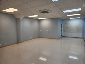 800-900 N Nimitz Hwy, Honolulu, HI à louer Photo intérieure– Image 1 sur 2