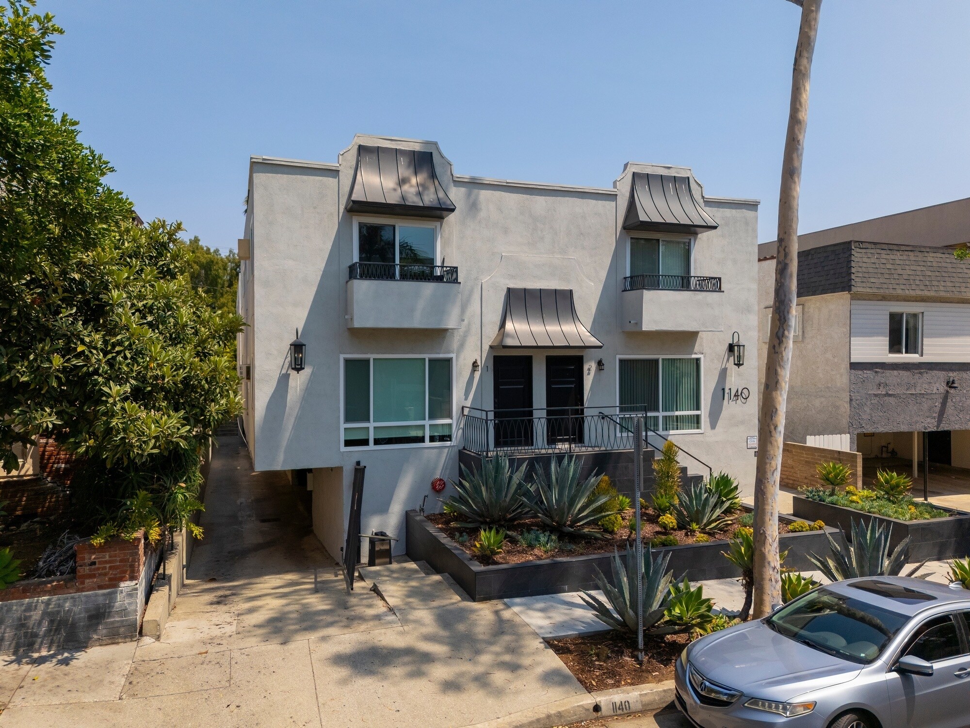 1140 N Ogden Dr, Los Angeles, CA à vendre Photo de l’immeuble– Image 1 sur 35