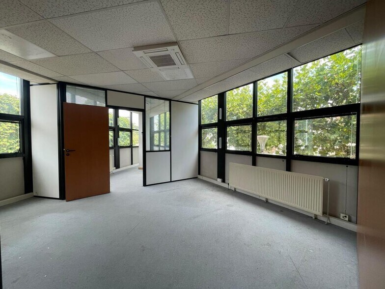 Bureau dans Champigny-sur-Marne à louer - Photo intérieure – Image 3 sur 11