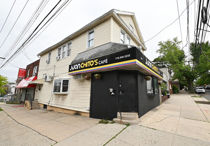 901 College Point Blvd, Flushing, NY à vendre - Photo de l’immeuble – Image 2 sur 6