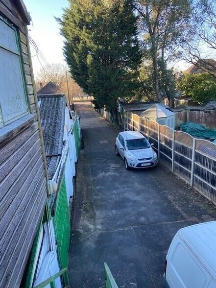 Hathersham Close, Smallfield à vendre - Photo de l’immeuble – Image 3 sur 7