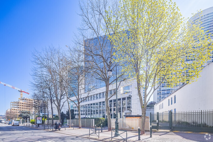 13-15 Rue Jean Jaurès,, Puteaux à louer - Photo de l’immeuble – Image 3 sur 3