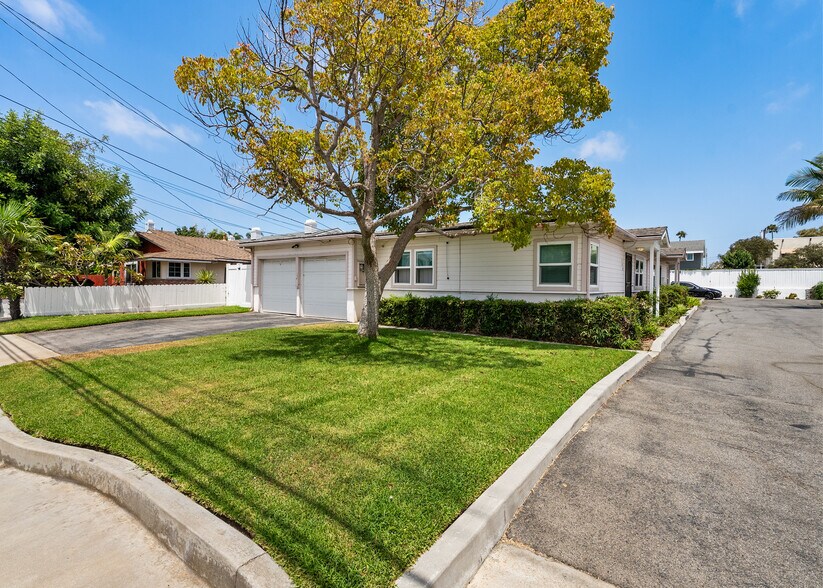 384 E 16th St, Costa Mesa, CA à vendre - Photo de l’immeuble – Image 3 sur 9