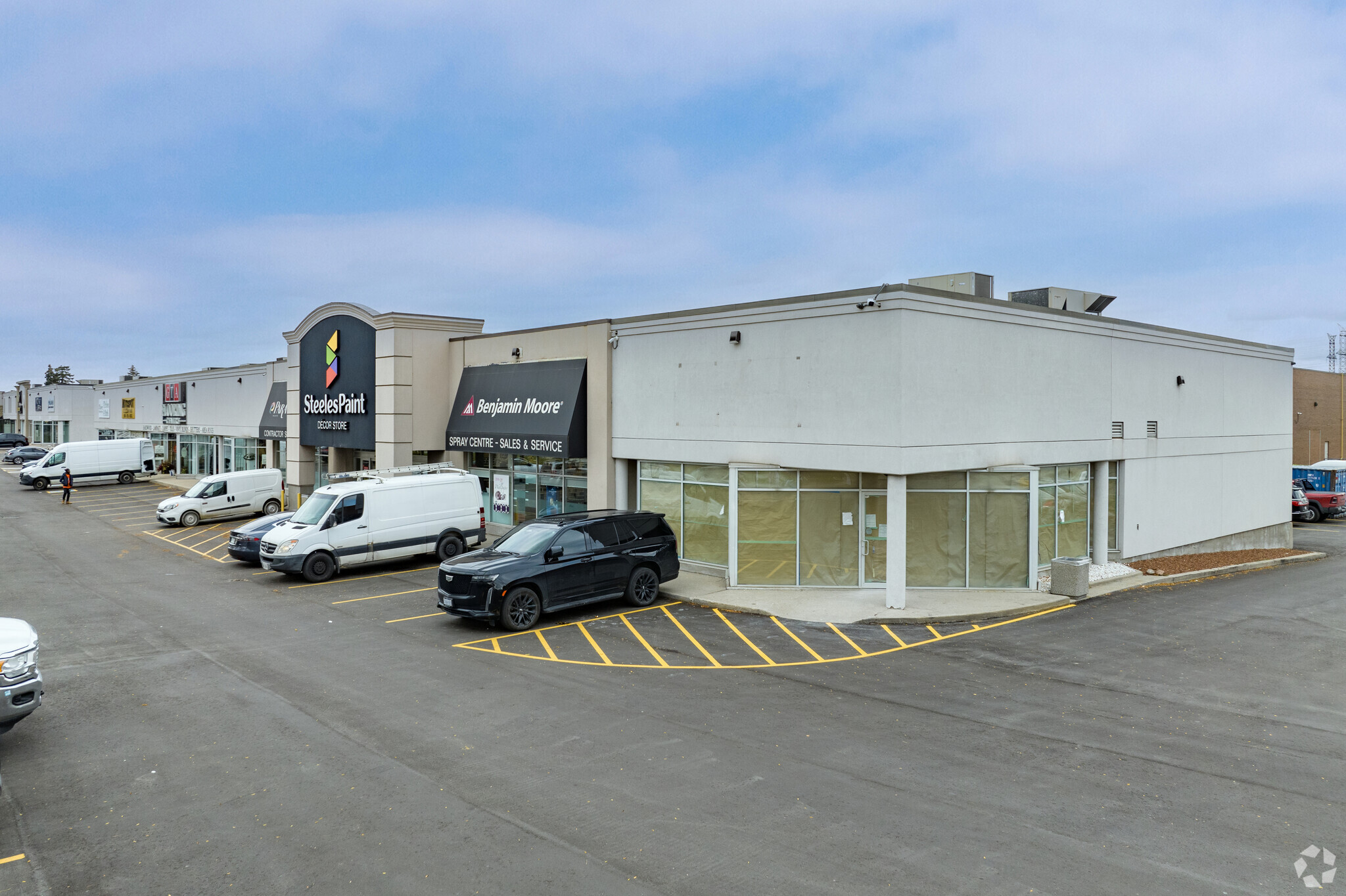 4190 Steeles Ave W, Vaughan, ON à louer Photo principale– Image 1 sur 23