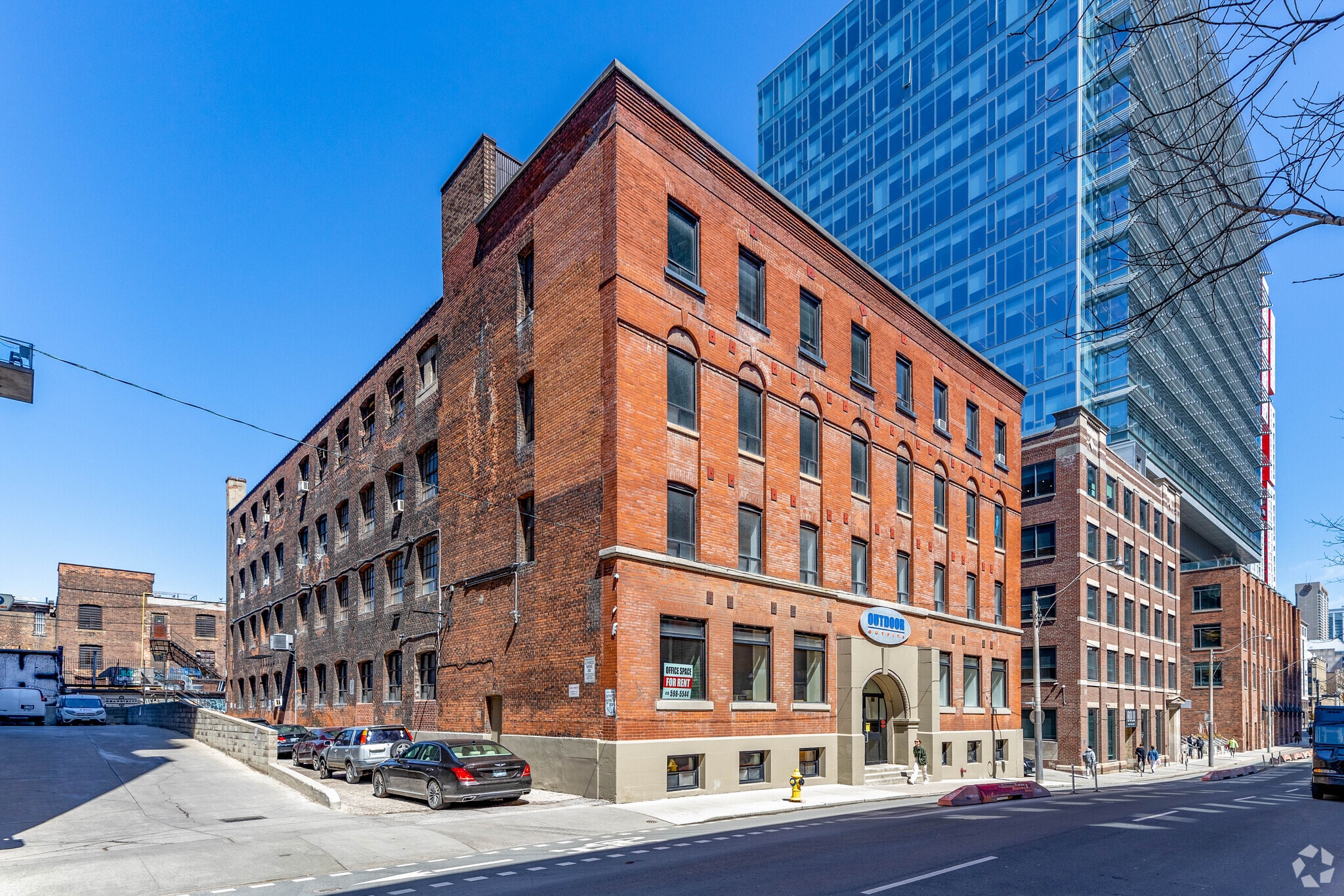372 Richmond St W, Toronto, ON à louer Photo principale– Image 1 sur 8
