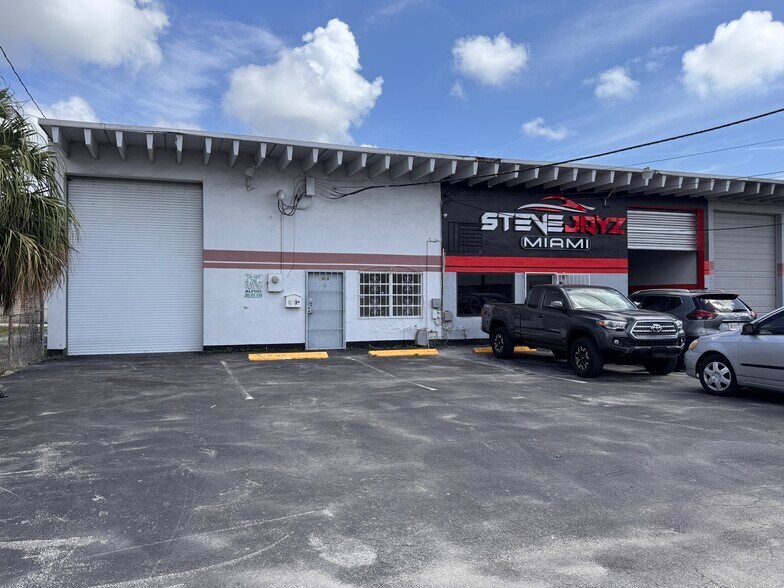 1895 NE 150th St, North Miami, FL à louer - Photo de l’immeuble – Image 3 sur 6