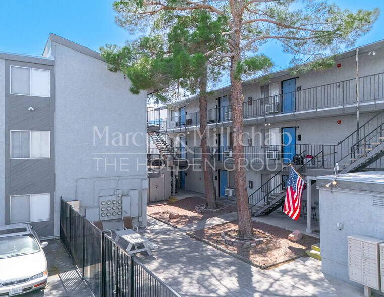 230 S Maryland Pkwy, Las Vegas, NV à vendre - Photo de l’immeuble – Image 3 sur 11
