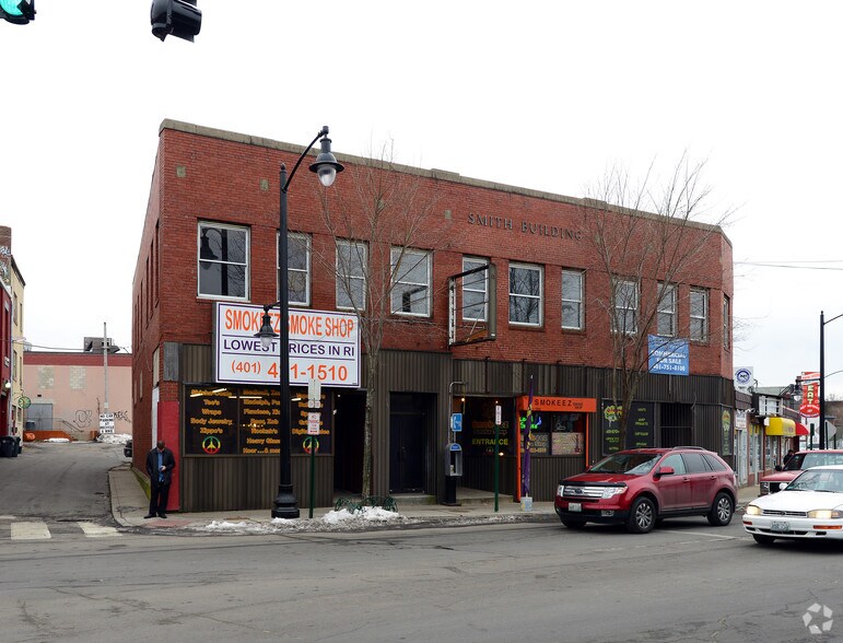 22 Olneyville Sq, Providence, RI à louer - Photo principale – Image 1 sur 9