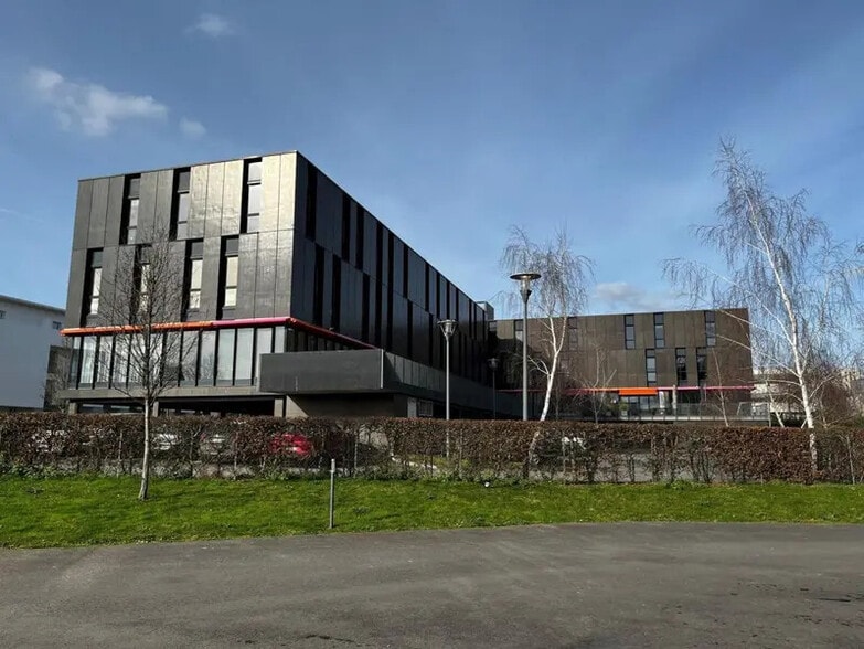 Bureau dans Rennes à louer - Photo de l’immeuble – Image 1 sur 12