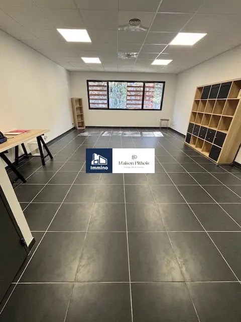 Bureau dans Le Pradet à vendre Photo de l’immeuble– Image 1 sur 6