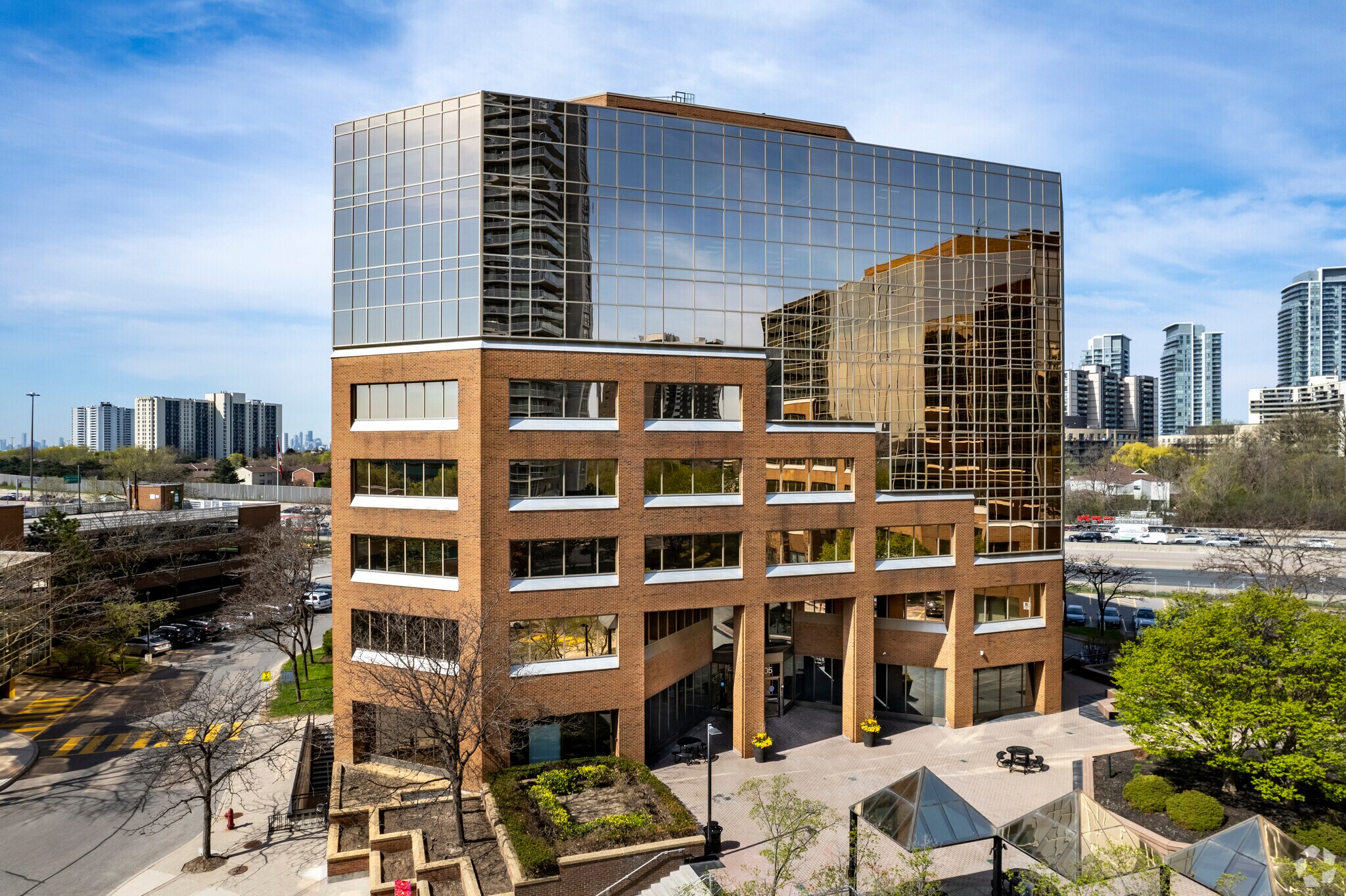 2005 Sheppard Ave E, Toronto, ON à louer Photo principale– Image 1 sur 8