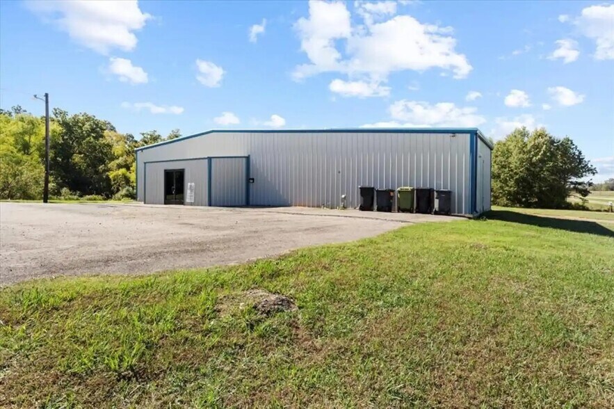 401 I-30, Winfield, TX à vendre - Photo de l’immeuble – Image 3 sur 33