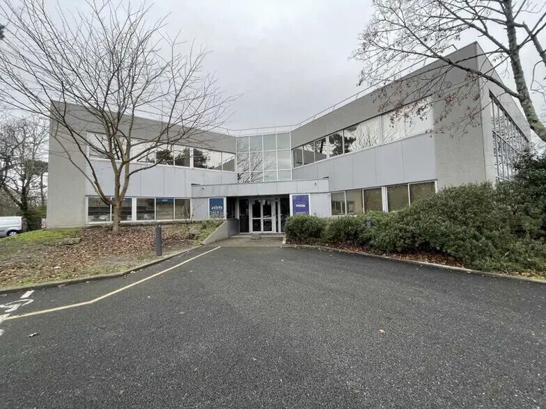 Bureau dans Mérignac à louer - Photo de l’immeuble – Image 1 sur 7