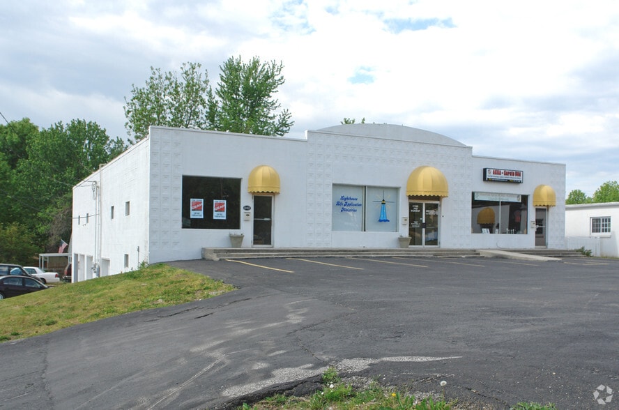 11413 E 23rd St S, Independence, MO à vendre - Photo principale – Image 1 sur 21