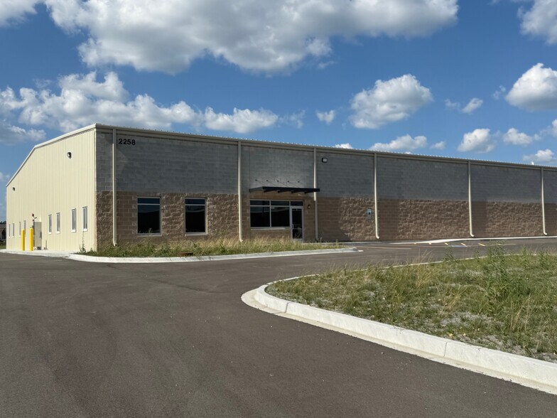 2250 Graham St, Bartlett, IL à louer - Photo de l’immeuble – Image 3 sur 6