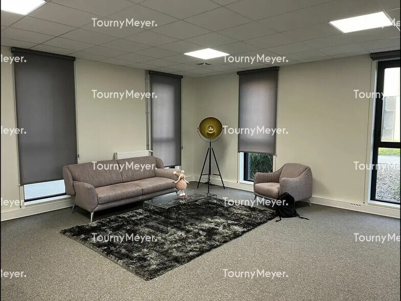 Bureau dans Thorigné-Fouillard à louer - Photo intérieure – Image 2 sur 5