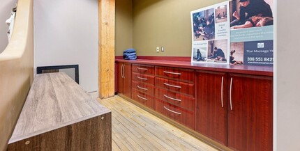 1275 Broad St, Regina, SK à louer Photo intérieure– Image 1 sur 1