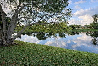 Plus de détails pour 3700 NW 27th St, Lauderdale Lakes, FL - Santé à vendre