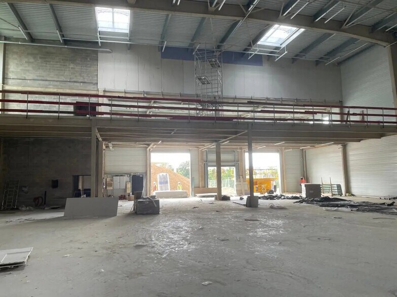 Bureau dans Bondy à louer - Photo de l’immeuble – Image 3 sur 13