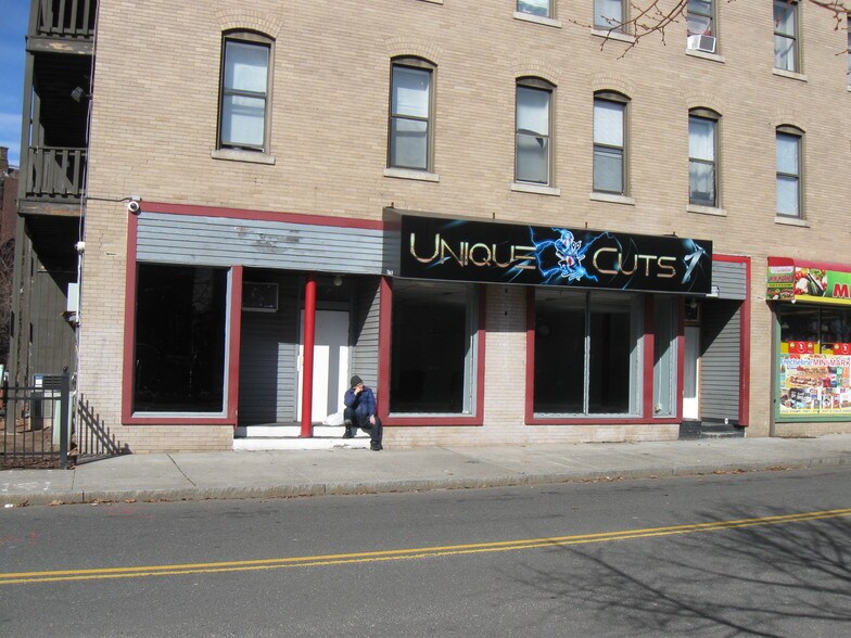 38-50 W Main St, New Britain, CT à louer - Photo de l’immeuble – Image 2 sur 5