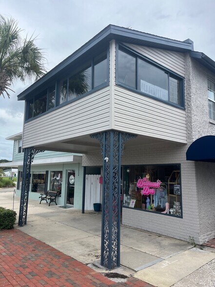 107 W Main St, Tavares, FL à vendre - Photo de l’immeuble – Image 3 sur 10