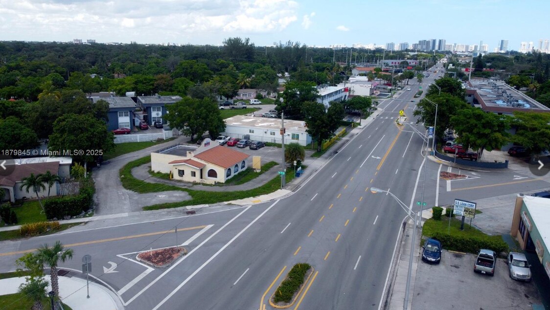 14100 W Dixie Hwy, Miami, FL à vendre Photo de l’immeuble– Image 1 sur 16