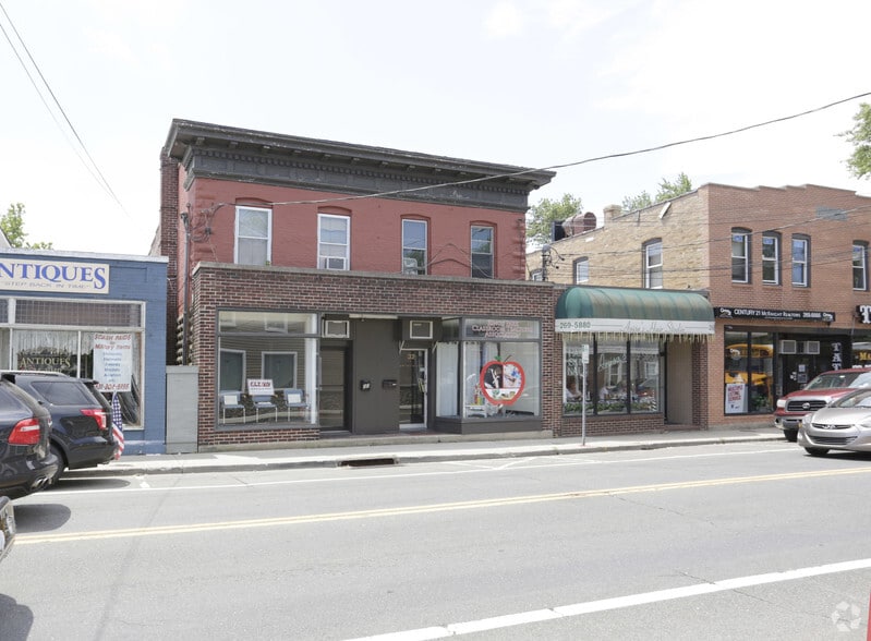 30 Main St, Kings Park, NY à vendre - Photo principale – Image 1 sur 7