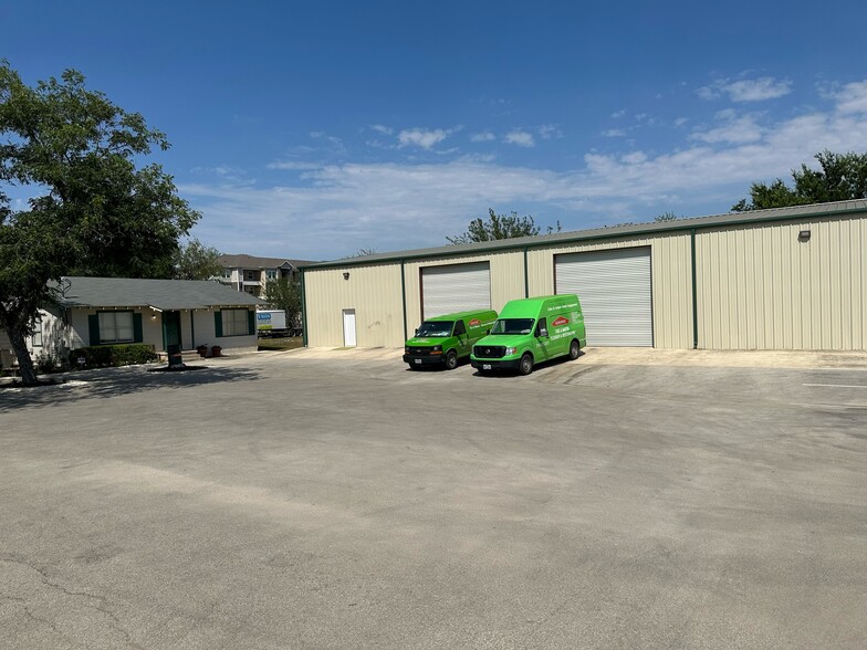 11591 Galm Rd, San Antonio, TX à louer - Photo principale – Image 1 sur 1