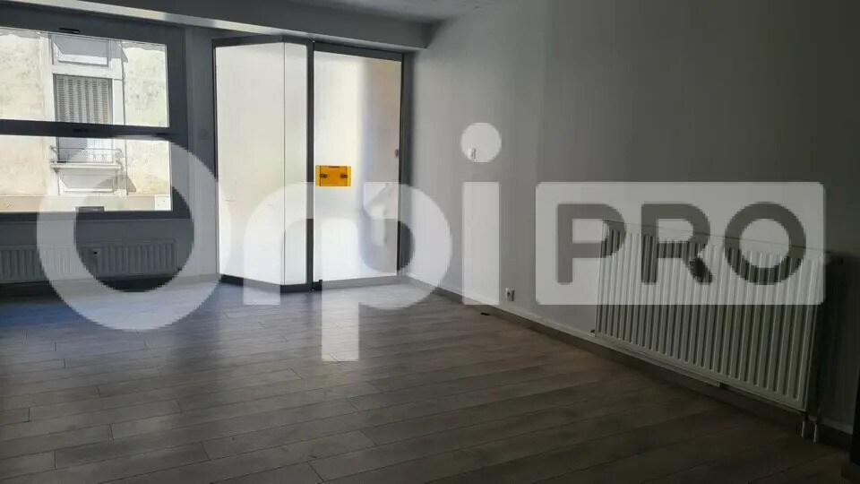 Bureau dans Lavault-Sainte-Anne à louer - Photo de l’immeuble – Image 1 sur 12