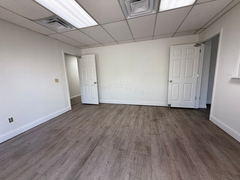 10751 N 75th St, Largo, FL à vendre - Photo intérieure – Image 3 sur 8