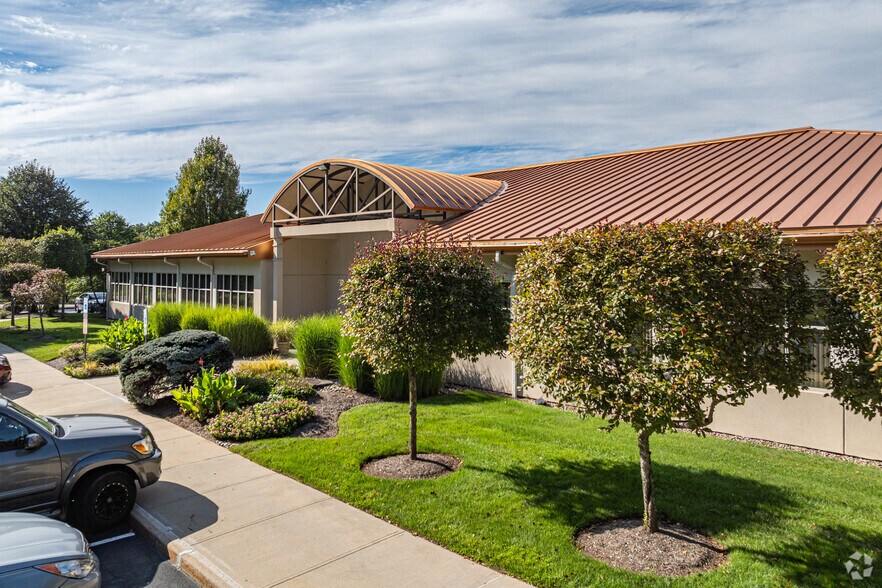 2 Medical Park Dr, West Nyack, NY à louer - Photo de l’immeuble – Image 2 sur 11