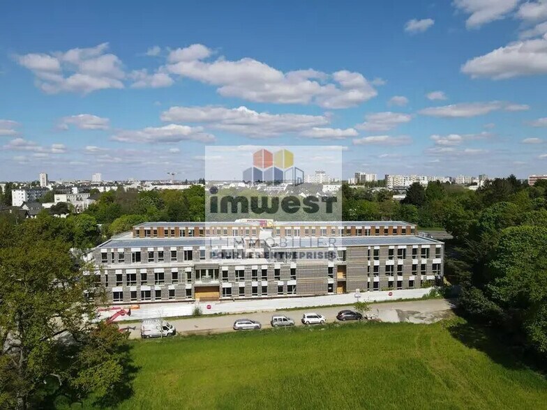 Bureau dans Rennes à vendre - Photo de l’immeuble – Image 3 sur 12