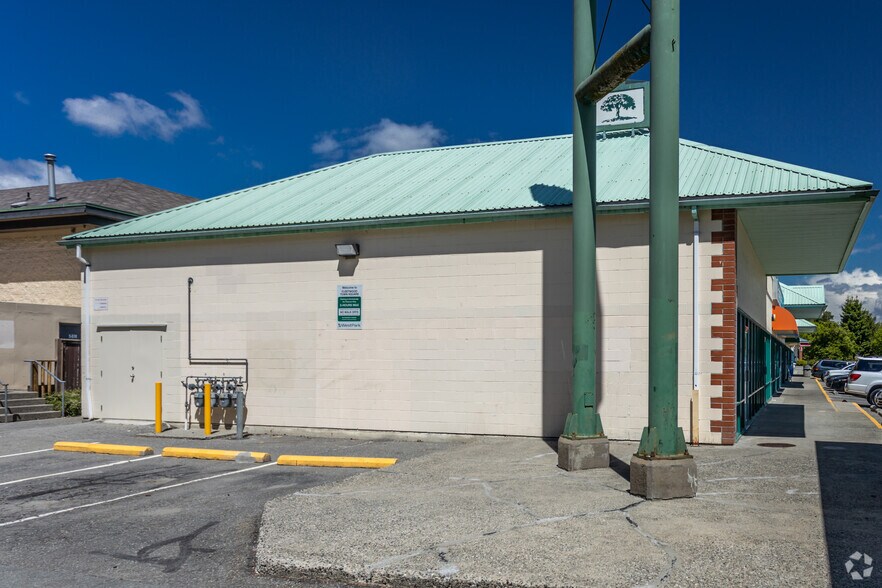 15988 Fraser Hwy, Surrey, BC à louer - Photo de l’immeuble – Image 2 sur 8