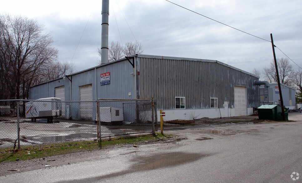 9655 Kretz Dr, Algonac, MI à vendre - Photo de l’immeuble – Image 2 sur 3