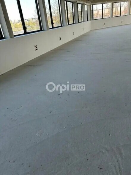 Bureau dans Bezannes à vendre - Photo intérieure – Image 2 sur 10