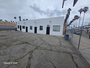 3739 W Slauson Ave, Los Angeles, CA à louer Photo de l’immeuble– Image 2 sur 2
